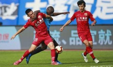 三亿体育体育官方-关于上海上港客场大胜大连一方，继续保持榜首的信息