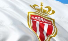 三亿体育体育网站-巴黎圣日耳曼再度战平摩纳哥，榜首争夺激烈