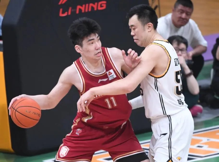 浙江男篮临场发挥不佳，惜败强敌的简单介绍