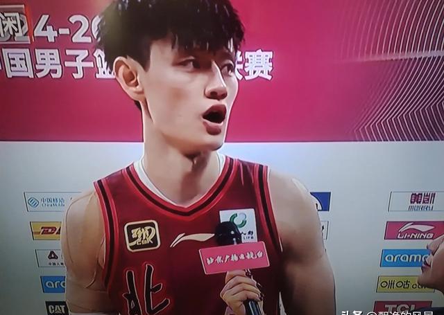 天津男篮在比赛中取得胜利，球员表现神勇的简单介绍