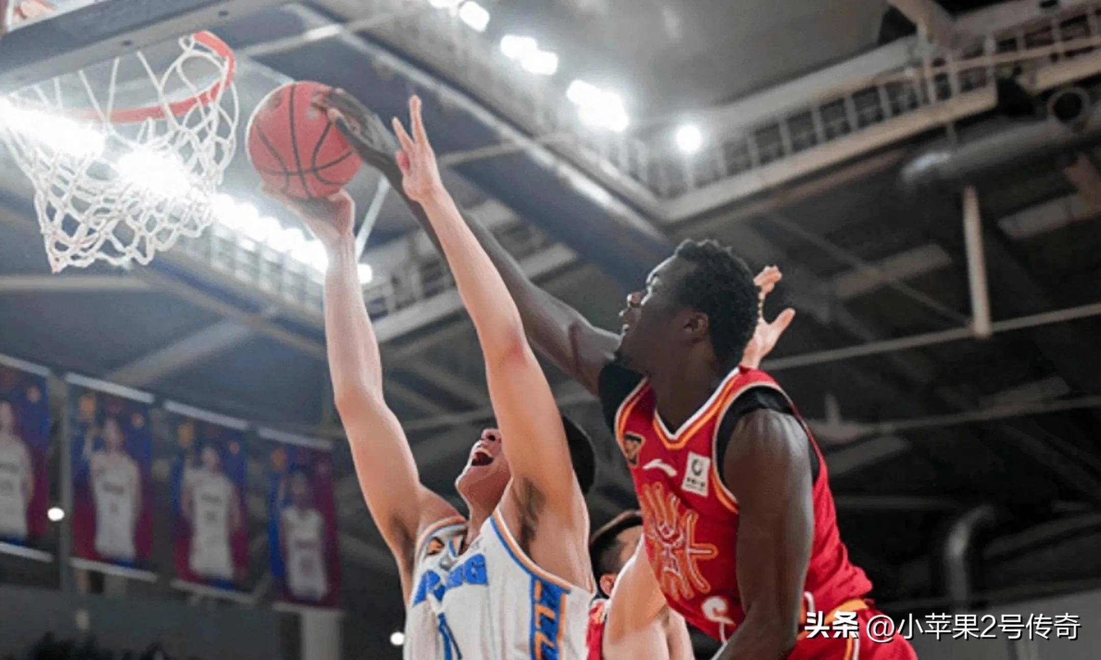 包含周琦在CBA比赛中砍下30分，领导球队取得胜利的词条