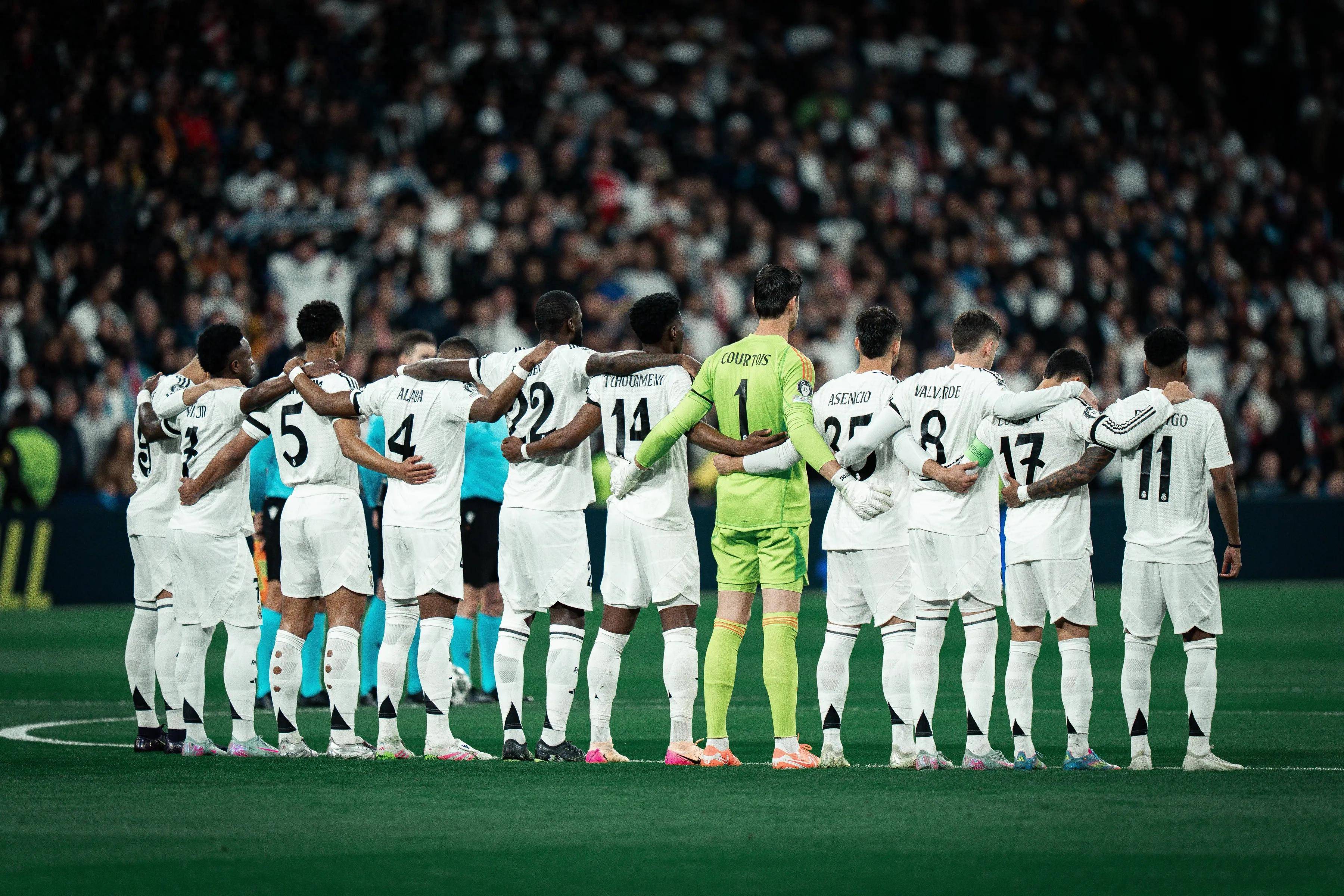 关于巴塞罗那将迎战皇家马德里，梅西能否带领球队逆袭？的信息