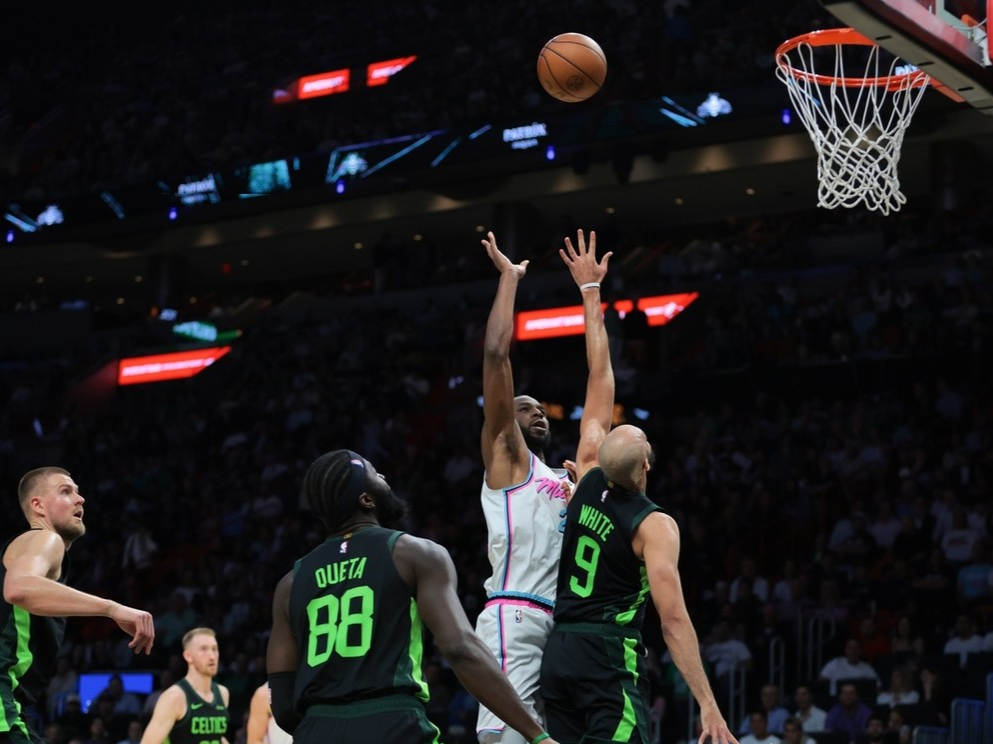 凯尔特人主场对阵独行，双方交锋火爆升级引发舆论关注的简单介绍