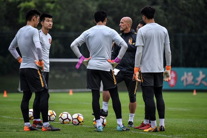 防守型中场成为球队定海神针